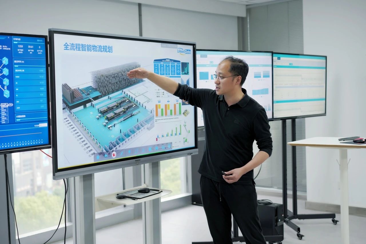 零可达创始人及总经理项建海校友讲述了零可达的初心与实践